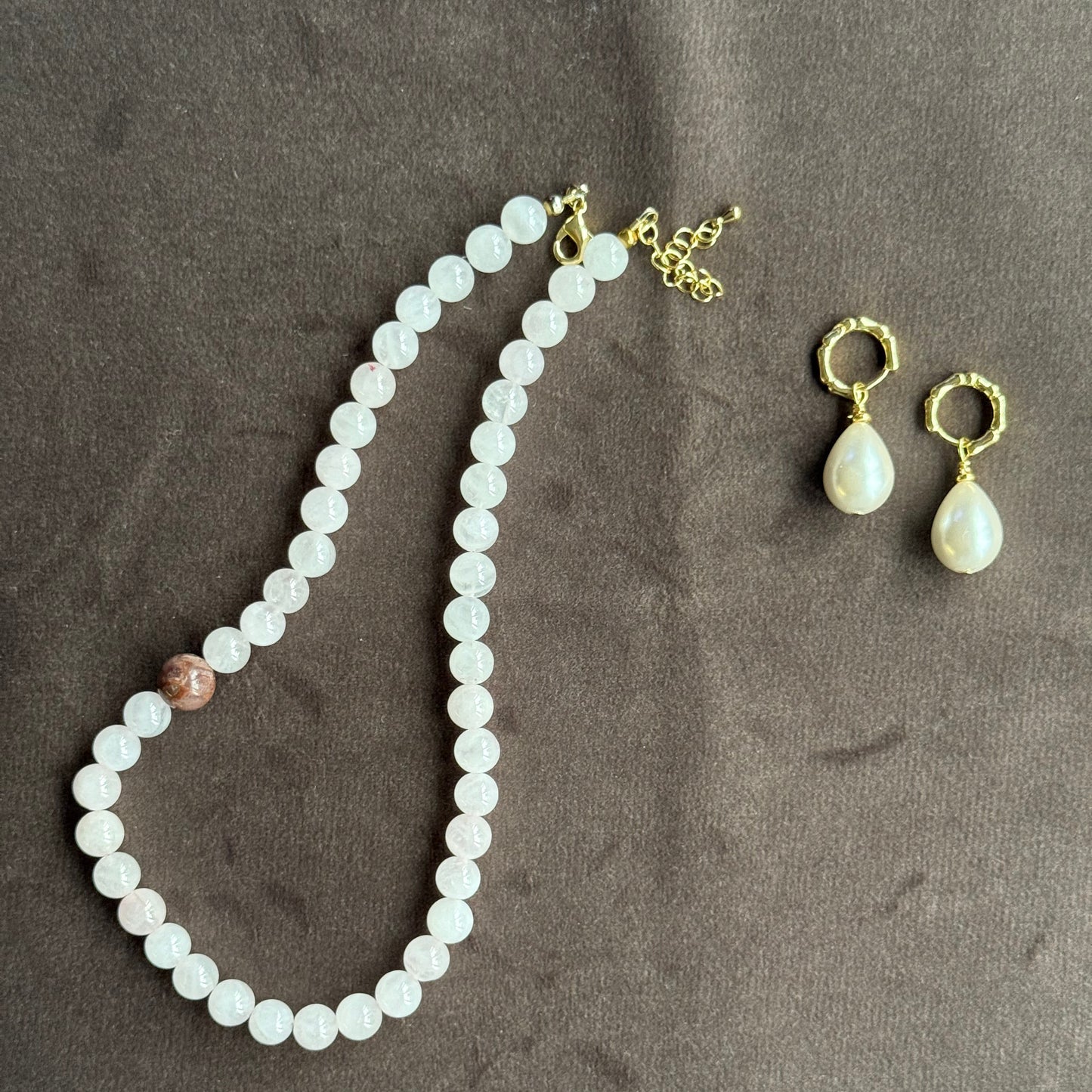 Сережки з Shell Pearl з позолоченою основою