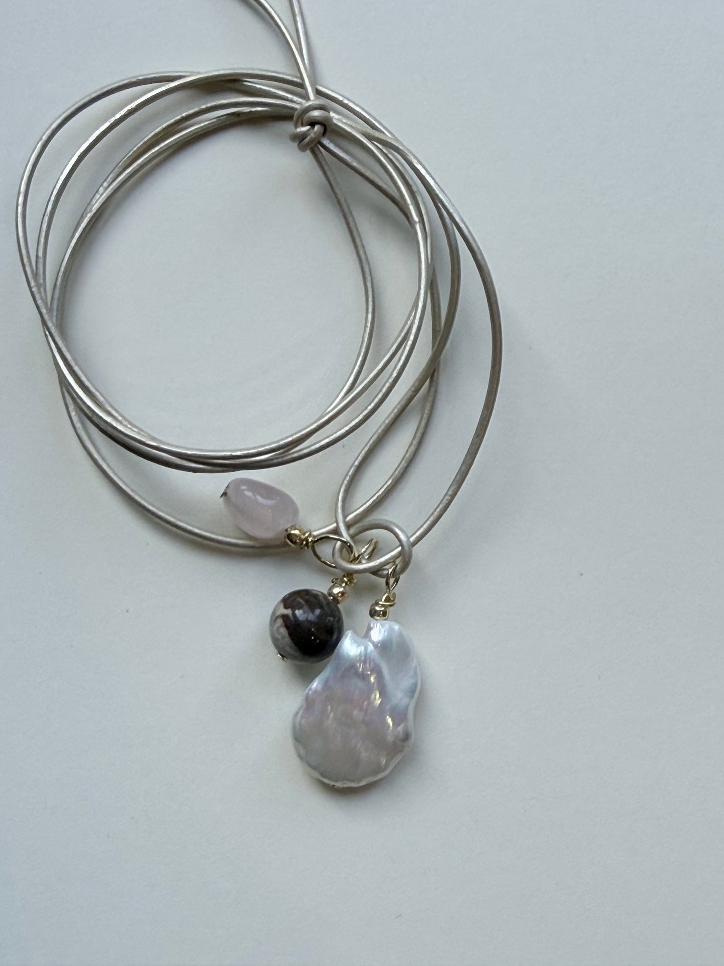 Намисто з барокової перлини та міксу натуральних каменів