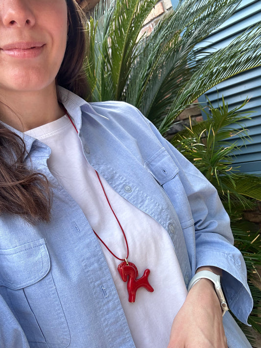 Керамічний кулон у формі коня