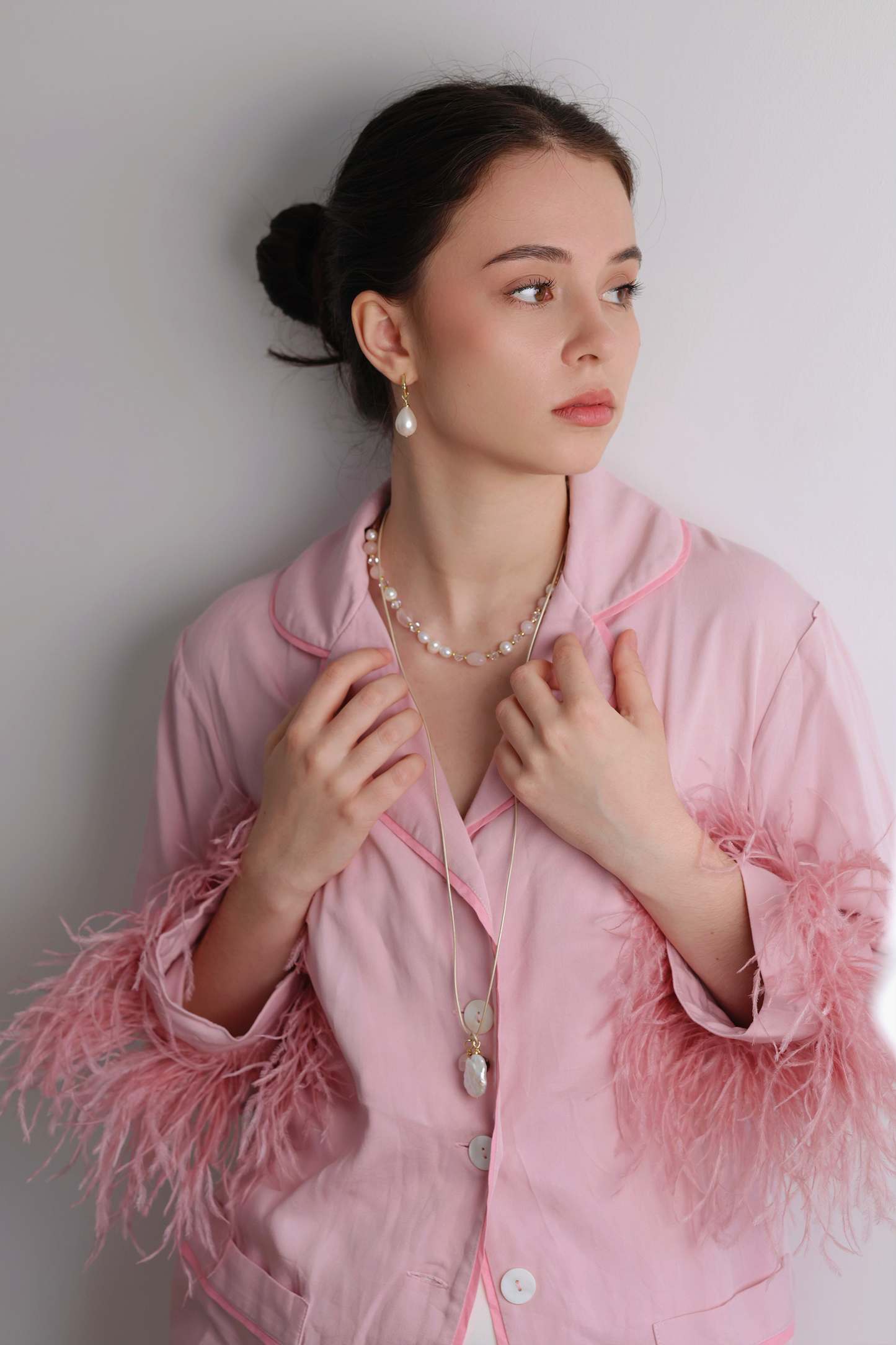 Сережки-кафи з натуральними перлами або позолоченим гематитом