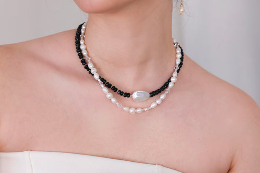 Намисто з агату, великої барокової перлини та чеської намистини