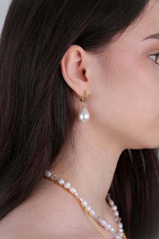 Сережки з Shell Pearl з позолоченою основою