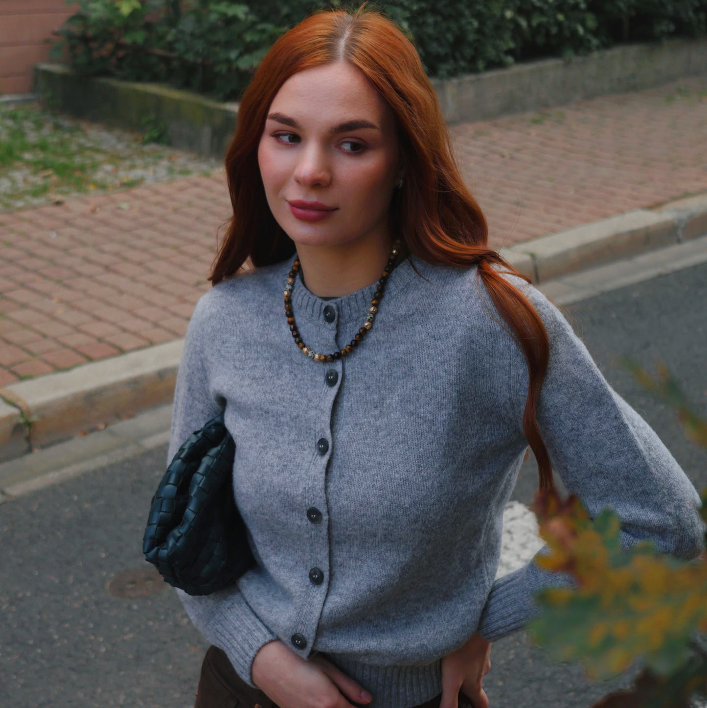 Намисто з соколиного й тигрового ока, яшми та позолоченої лави