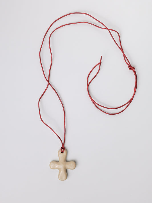 Керамічний кулон у формі хреста