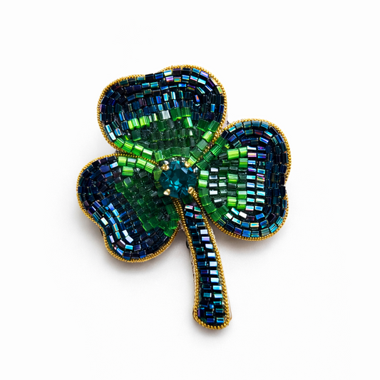 Broszka „Koniczyna” – ręcznie haftowana