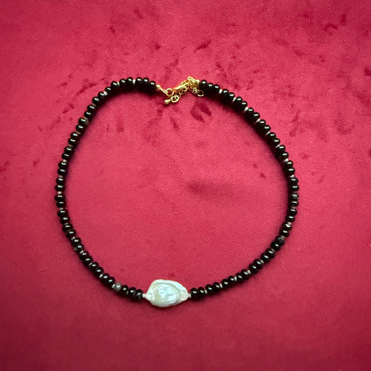 Намисто з агату, великої барокової перлини та чеської намистини