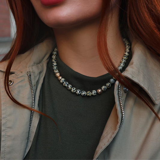 Намисто з далматинського яшму та позолоченої лави