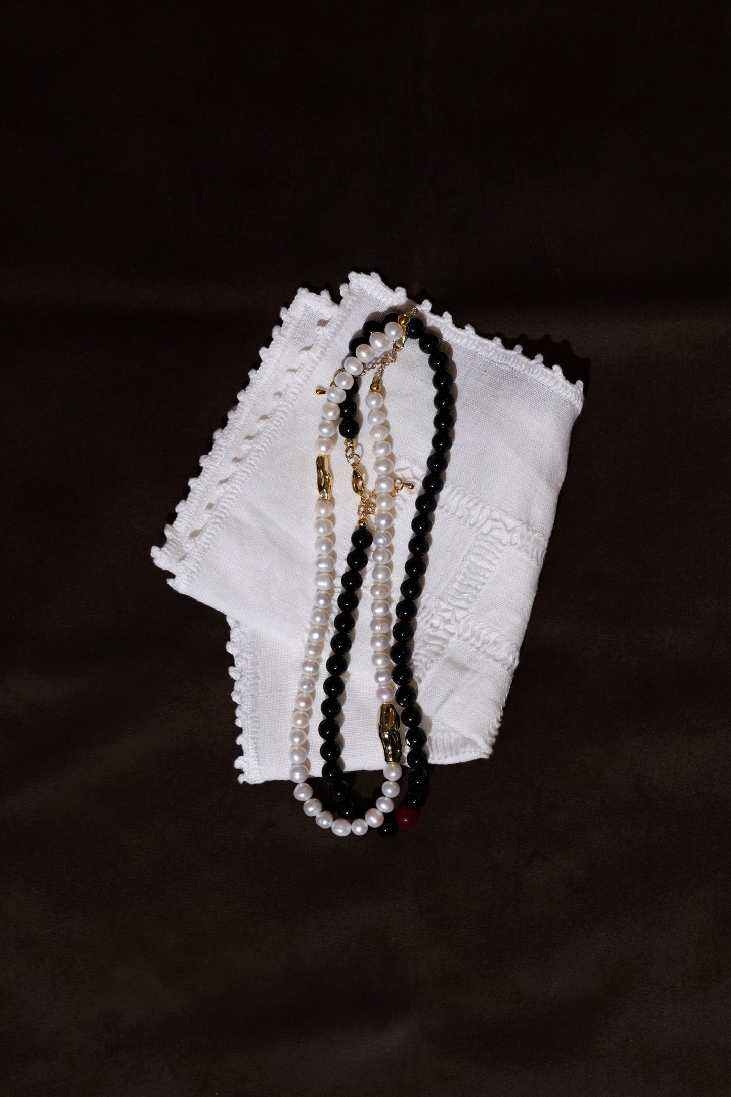 Naszyjnik z czarnego agatu i kwarcu truskawkowego