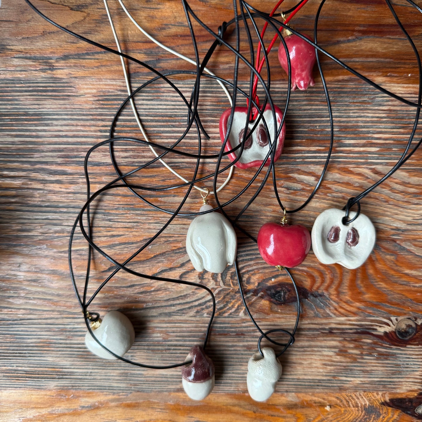 Кулон керамічний гранат (червоний)