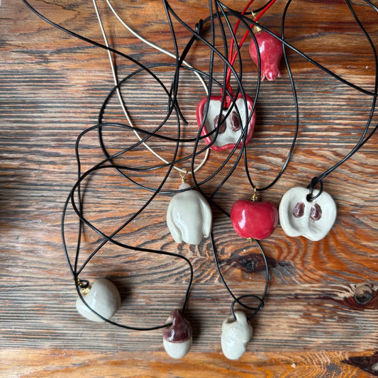 Кулон керамічне яблуко (половинка бежеве)