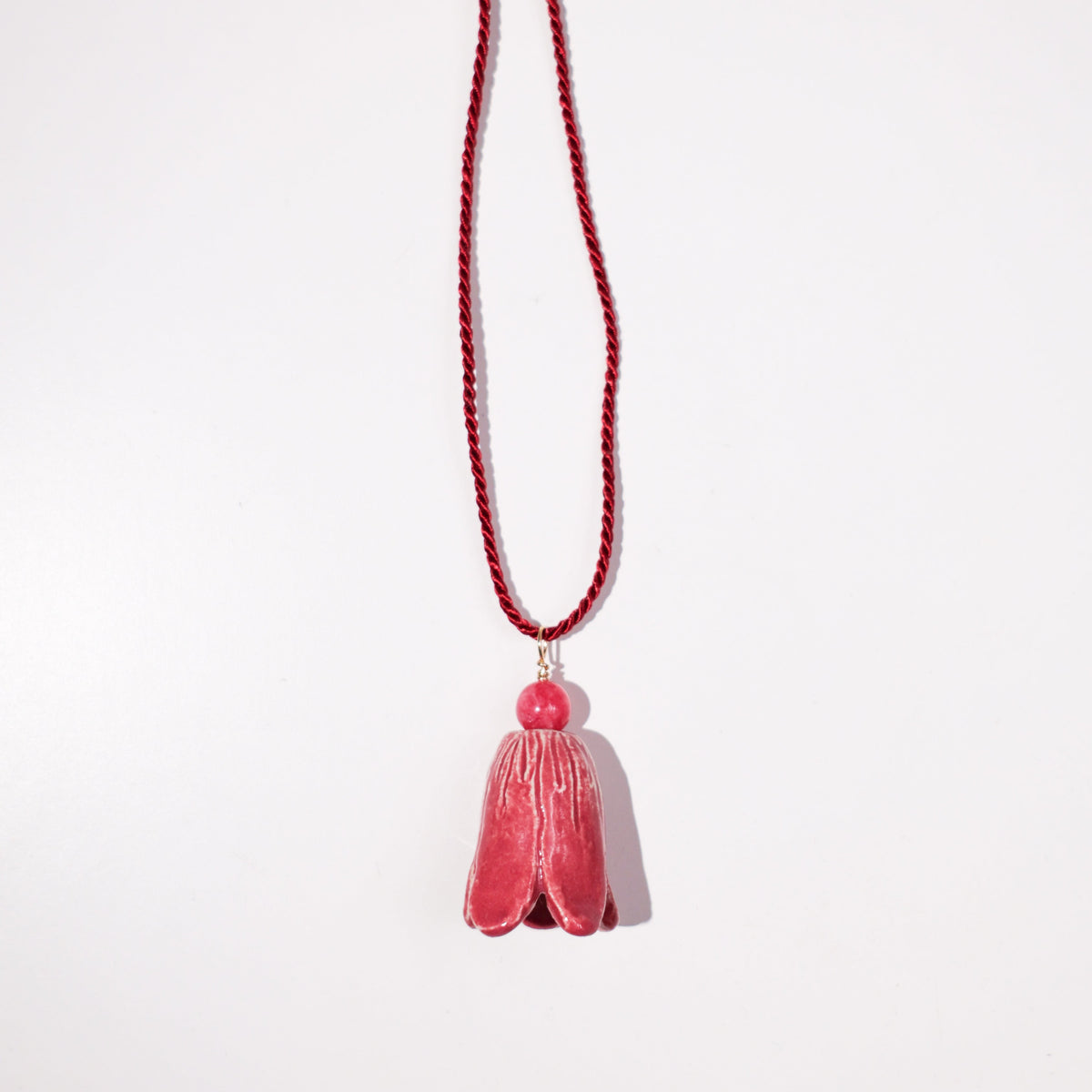 Naszyjnik FLORAL Bell Cherry z czerwonym ceramicznym kwiatem dzwonkiem