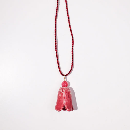 Naszyjnik FLORAL Bell Cherry z czerwonym ceramicznym kwiatem dzwonkiem