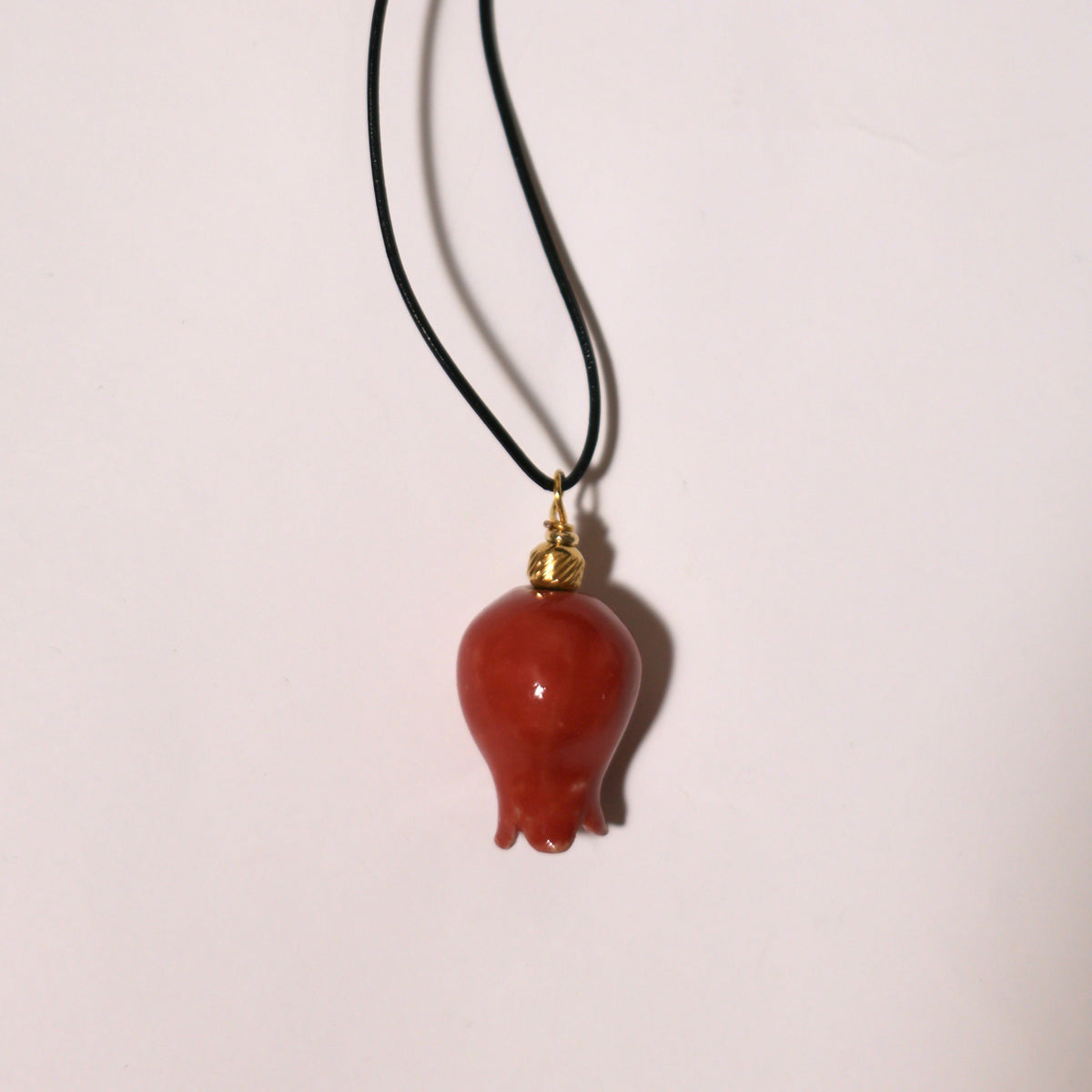 Naszyjnik SYMBOL Granat Cherry z czerwoną ceramiczną zawieszką granatu
