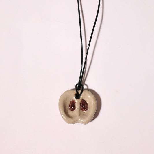 Naszyjnik SYMBOL Jabłko Half Sand z beżową ceramiczną połówką jabłka