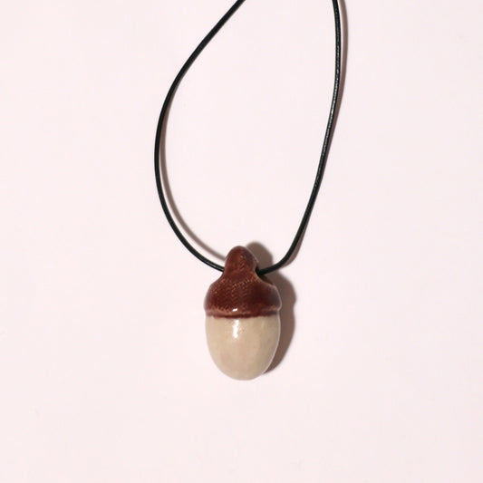 Naszyjnik SYMBOL Żołądź Sand Cocoa z ceramiczną zawieszką żołędzia