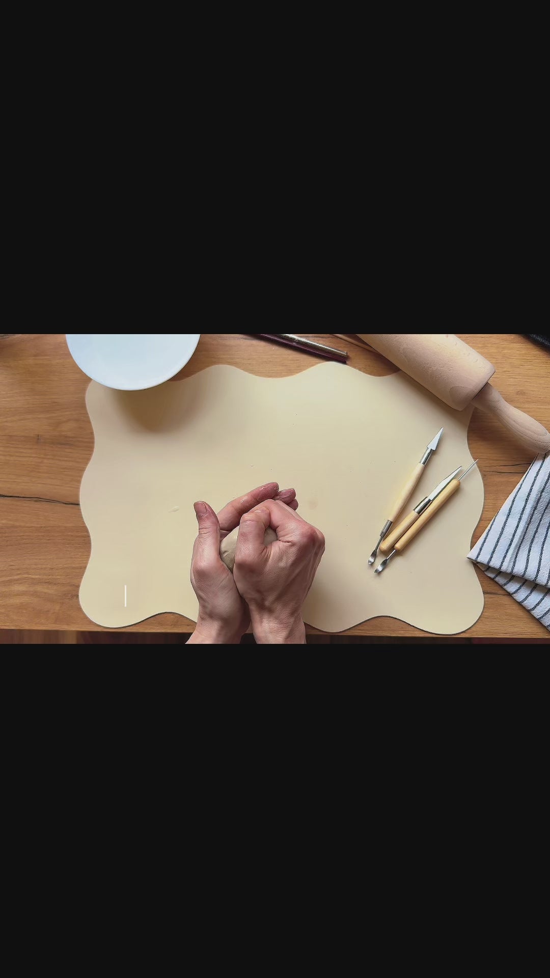 Завантажити відео: Магія створення керамічних та порцелянових прикрас